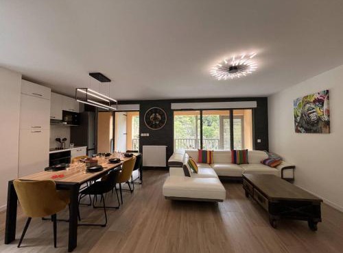 Lodge duplex pour 8 pers, 3 parkings, proche centre - FR-1-234-323