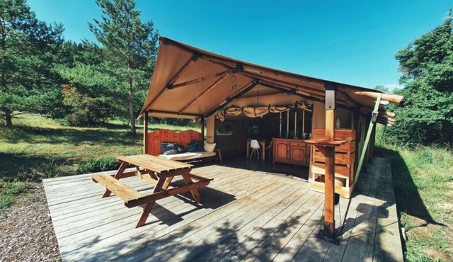 Lodge Grenada Tent 6 persons, 2 bedrooms, kitchenette, living room