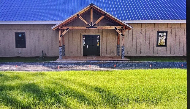 Lodge in Parrott, GA