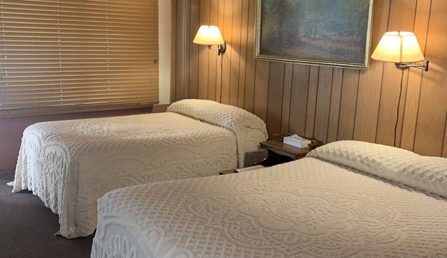 Lodge & Motel Rooms - Double Bed