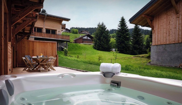 Lodge Nicola - alpine spa holiday for 6 - OVO Network