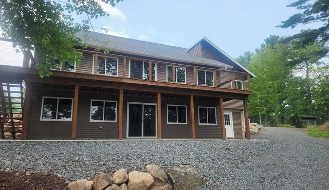 Lodge on Road Lake
