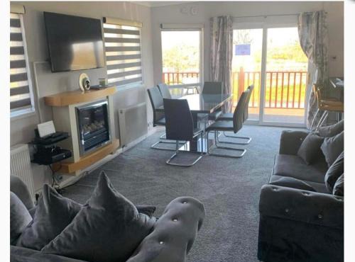 Lodge Retreat 4 - Haggerston Castle