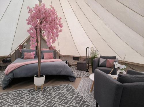 lodge romantique "plein champ" et son jacuzzi privatif