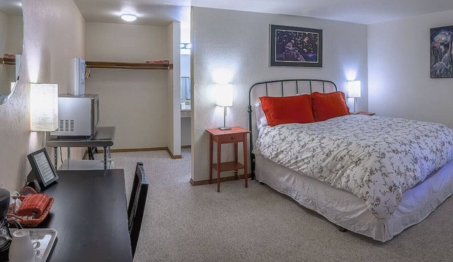 Lodge Room 6 at Green Springs Inn