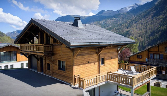 Lodge Skadi - alpine holiday for 8 with spa - OVO Network