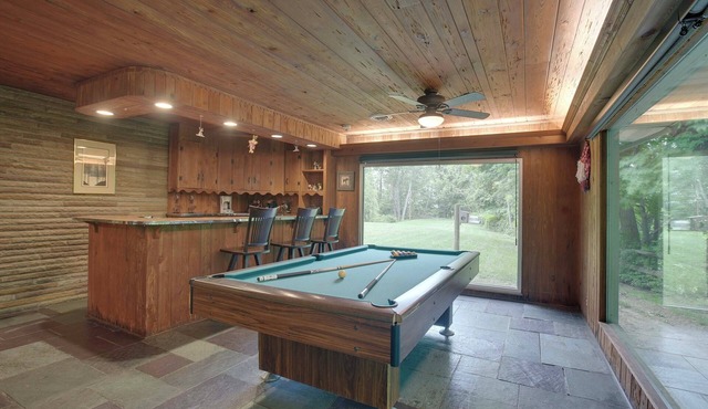 Lodge-Style Home in Coshocton w/Spacious Yard