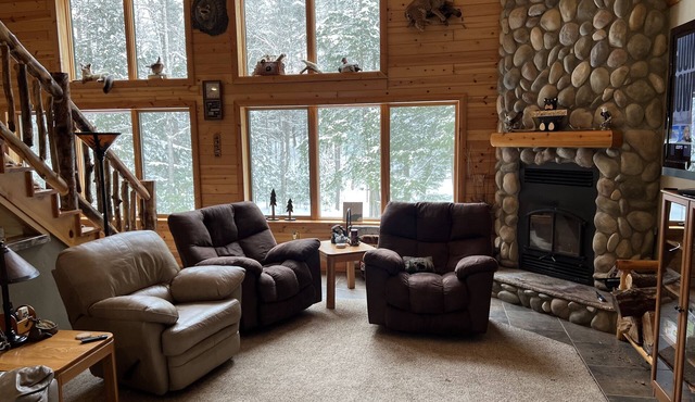 Lodge style home with plenty of space