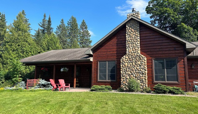Lodge-Style Northwoods Home Permit: TBES-BBSMJP