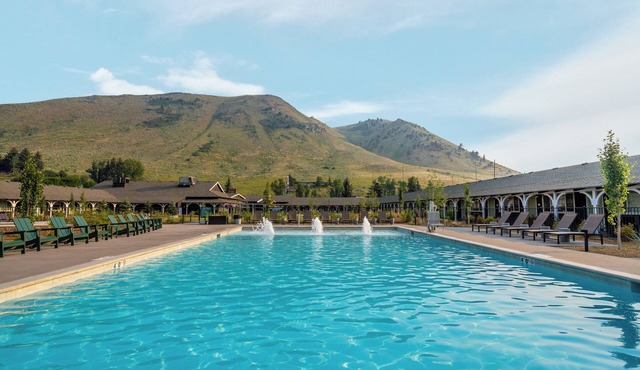 Lodge-Style Property with Relaxing All-Season Pool, Hot Tub, Fire Pits & Parking