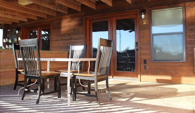 Lodge Suite Downstairs Deluxe w/ Deck - 101