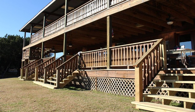 Lodge Suite Upstairs W/ Balcony - 202