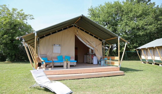 Lodge Tent Prestige, swimmingpool and near all attractions of Dordogne