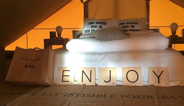 Lodge tent with outbuildings - direct sea access - in unspoilt countryside