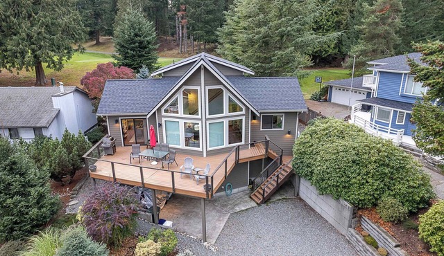 Lodge with Lake & Mountain Views