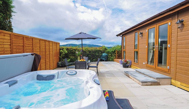 Lodge with one king-size double with TV.