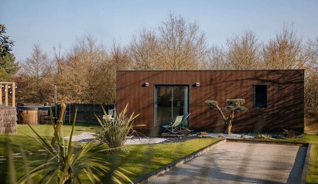 Lodge with pool access