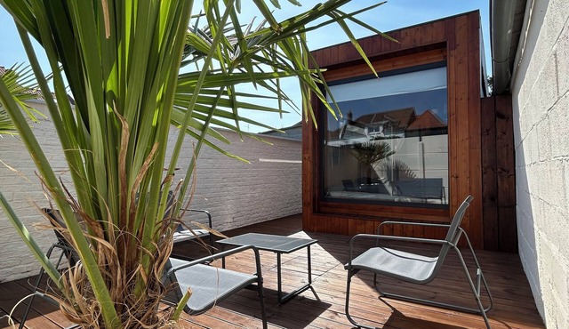 Lodge with private terrace. Absolute peace and quiet in the town center.
