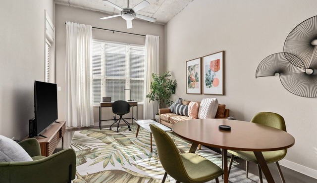 Lodgeur | Designer loft-style 1BR | Med Center