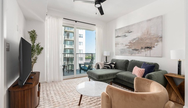 Lodgeur | Spacious & modern 1BR | Energy Corridor