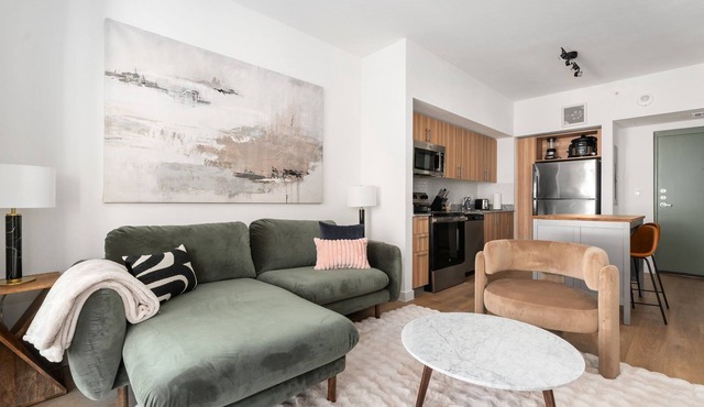 Lodgeur | Stylish 1BR w/balcony | Energy Corridor
