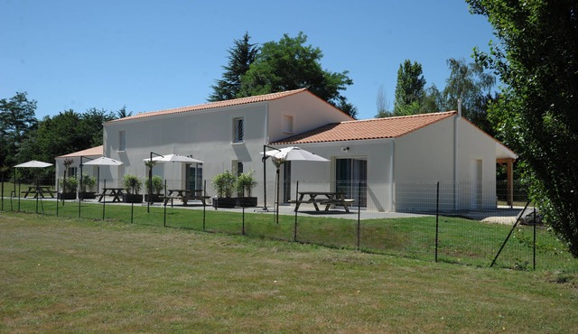 Lodging 2 Gîte Madame CLIMATISE IN THE CALM OF THE GREAT VERSENNES
