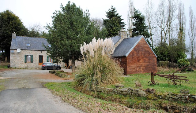 Lodging for 4 people quiet with swimming pool Bay of St Brieuc