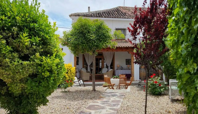 Lodging in Morata de Tajuña, La Casa de La Plazuela