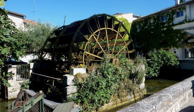 Lodging in the heart of the Luberon, in the countryside
