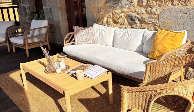 Lodging in the nature with swimming pool, fireplace and barbecue