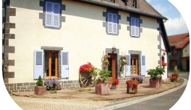 lodging of the three shepherdesses in saint jacques d'ambur