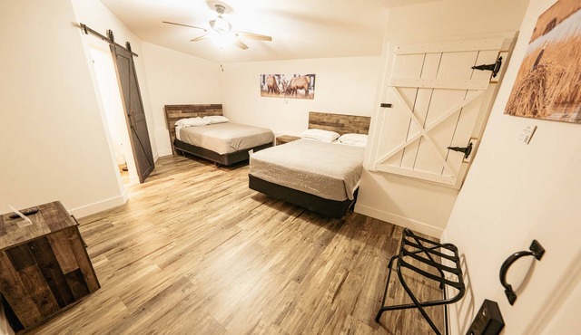 Loess Hills Lodge - Room 8