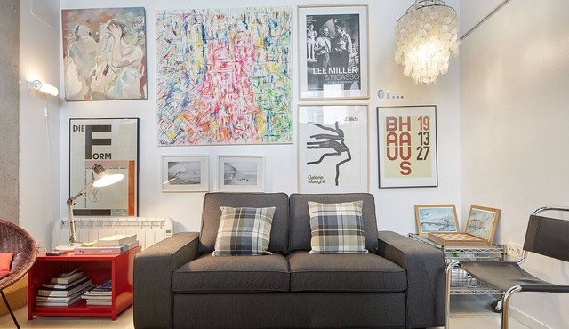 LOFT 1. UNIQUE AND INVITING LOFT