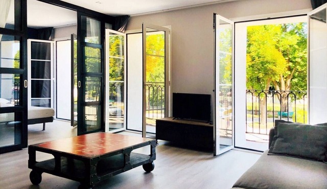 Loft 100 meters from La Catedral. Easy parking. WIFI
