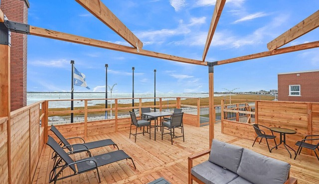 Loft 203 | Rooftop | Downtown