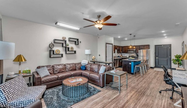 Loft 207- Modern Condo with Rooftop Terrace Access