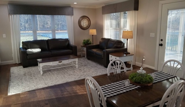 Loft A Charming country style home near Lake Barkley, golf course and water park