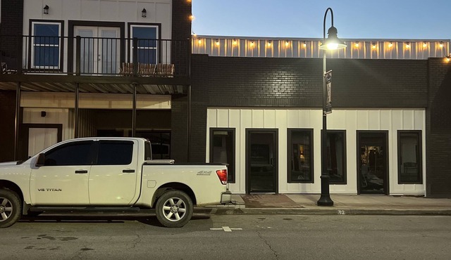 Loft apartment in entertainment district of town for the family!