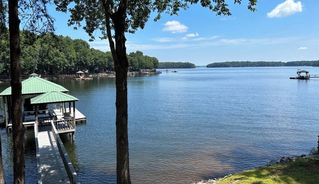 Loft at LKN- Private Dock, Hot Tub, Fire Pit