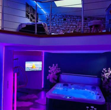 LOFT Aux Retrouvailles -Gîte avec Spa De 2 à 6 personnes