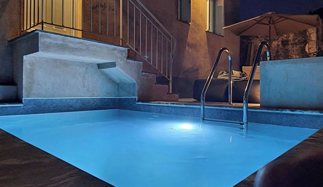 Loft bedroom villa with pool