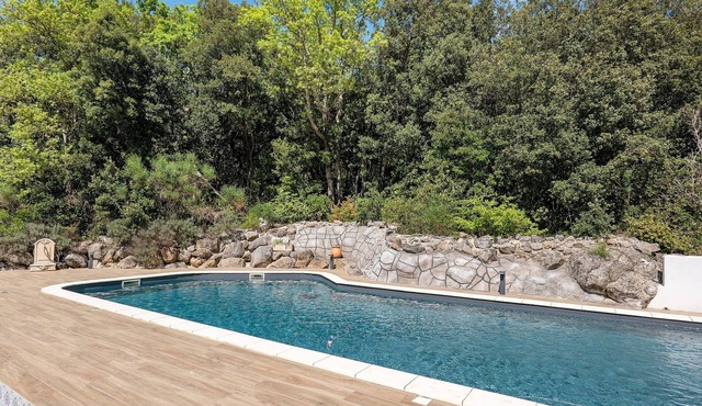 Loft Cavalier – Domaine de Greffeil: Unique Stay Above the Indoor Riding Arena