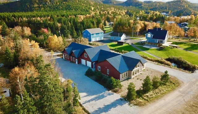 Loft Chalet #2: 1 Bedroom (2 Double beds), 1 Full Bath, open kitchen-living room