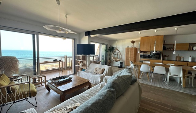 Loft de Standing Face à la Mer-traversant-vue 360° à Canet en Roussillon