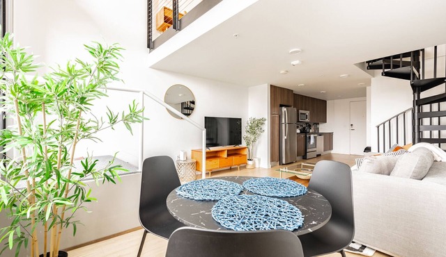 Loft | Gym, Lounge | Bellevue | Sophari Downtown A