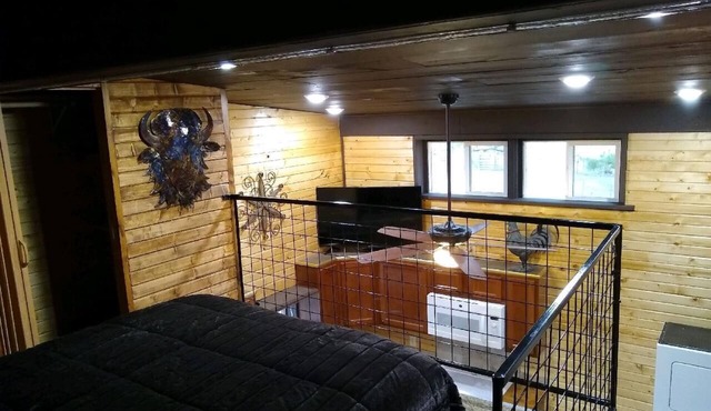 Loft house with 4 beds and access to our park and outdoor Pavilions and more