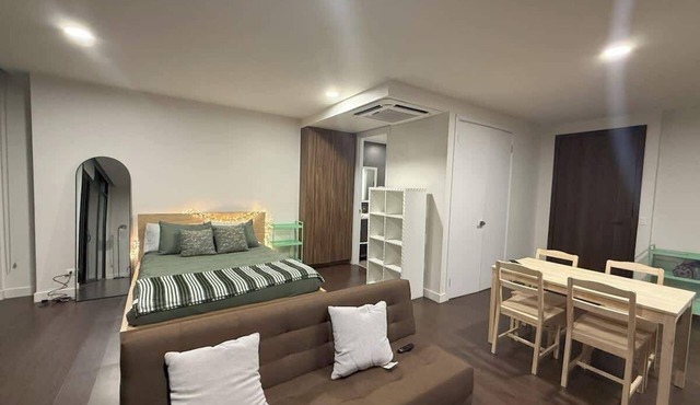 Loft Icon Strip view/Balcony & Pool, Couples 1203