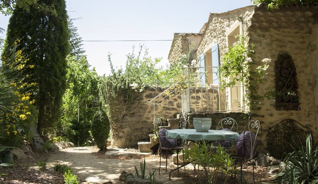 Loft in a lovely farm-house on the Mont-Ventoux's country side