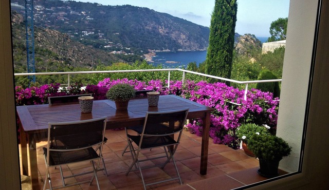Loft in Aiguablava beach. Costa Brava. With private garden and sea views.