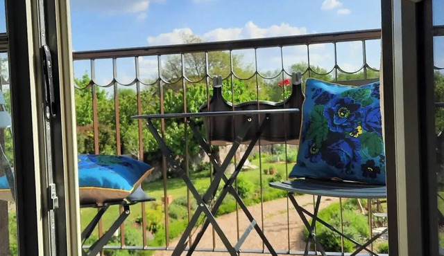 Loft in heart of thriving Loire Valley village. Walking & cycling from doorstep